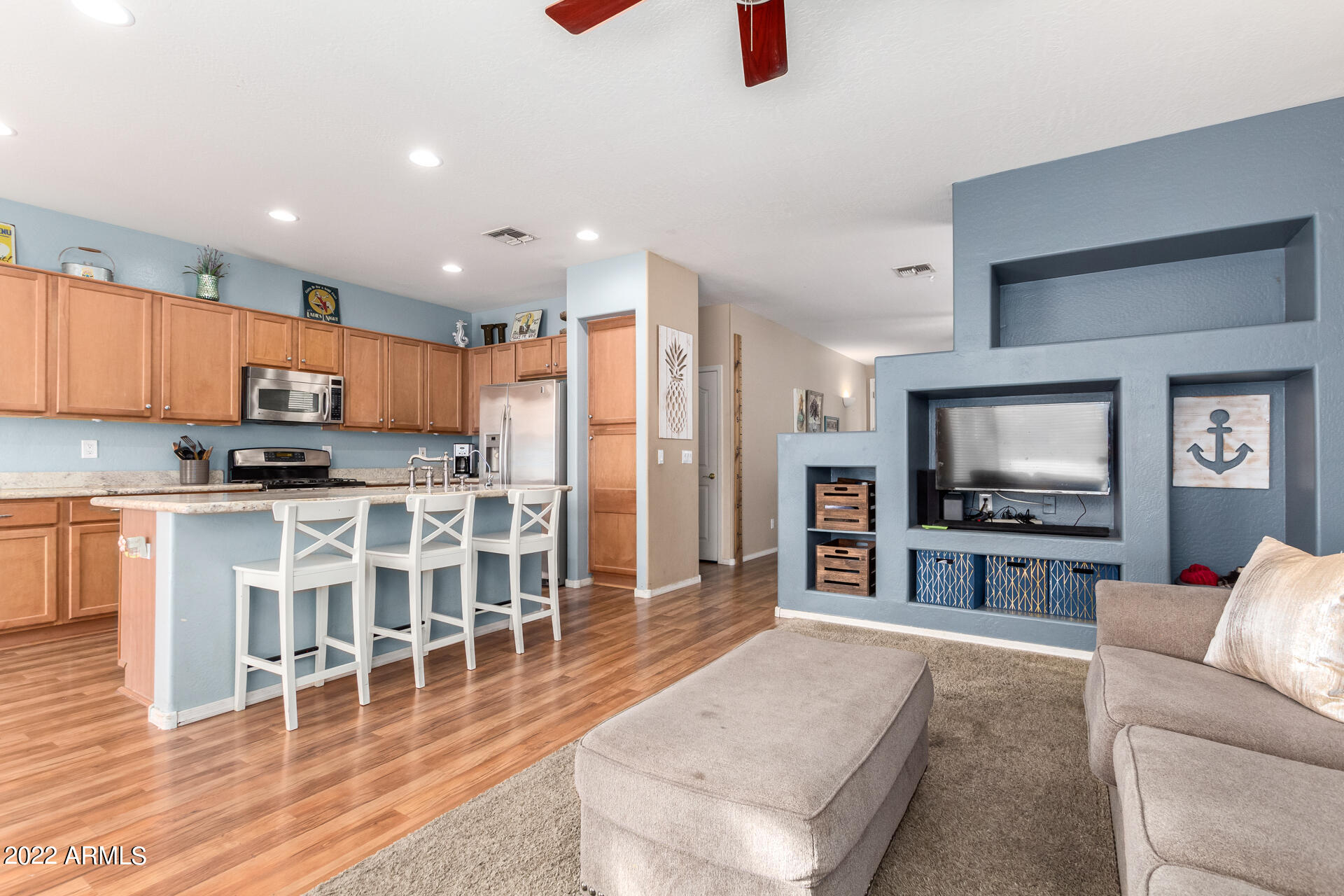 4313 E IVANHOE Street