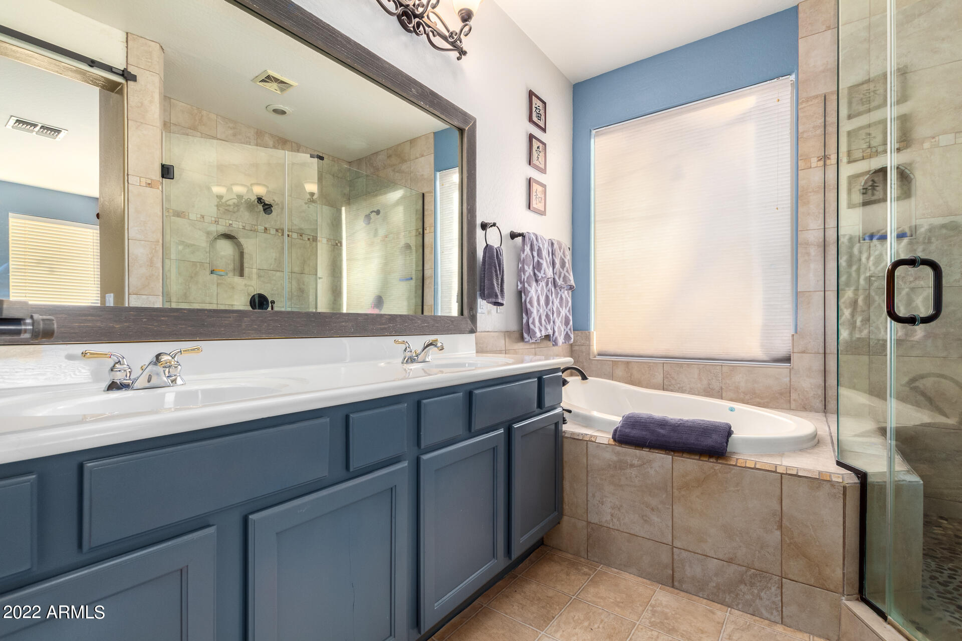 4313 E IVANHOE Street