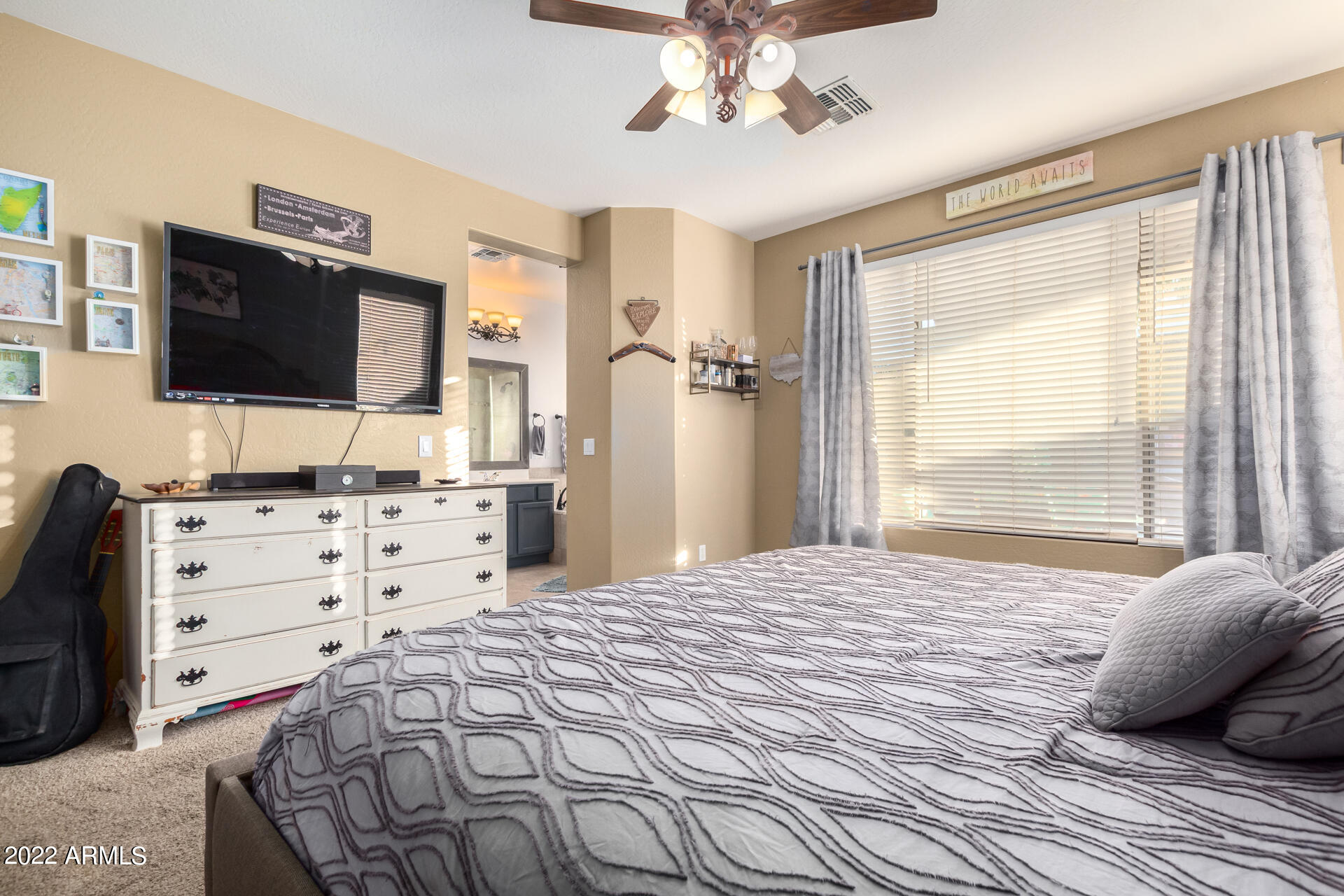 4313 E IVANHOE Street