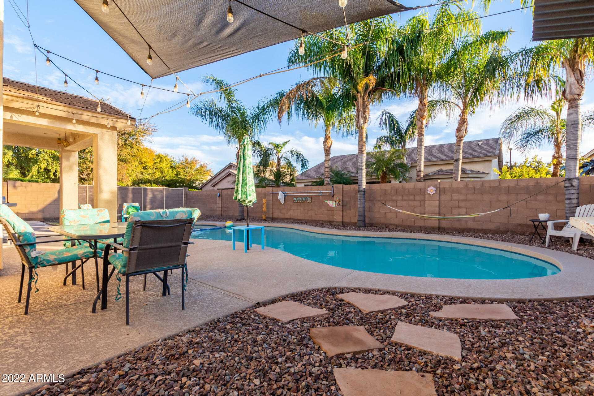 4313 E IVANHOE Street