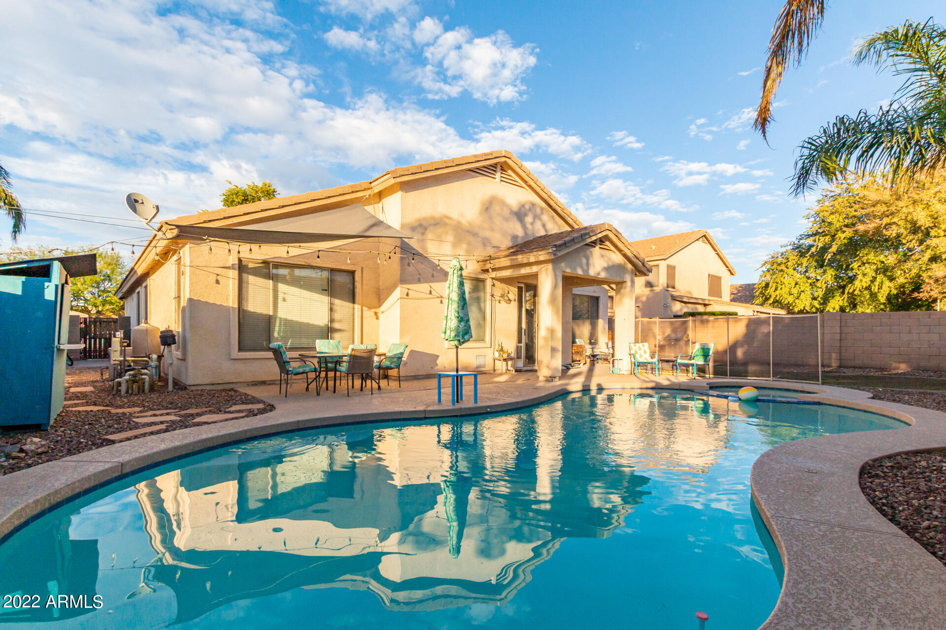 4313 E IVANHOE Street