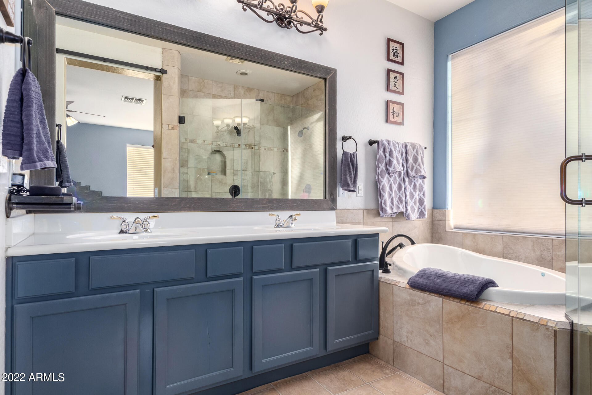 4313 E IVANHOE Street