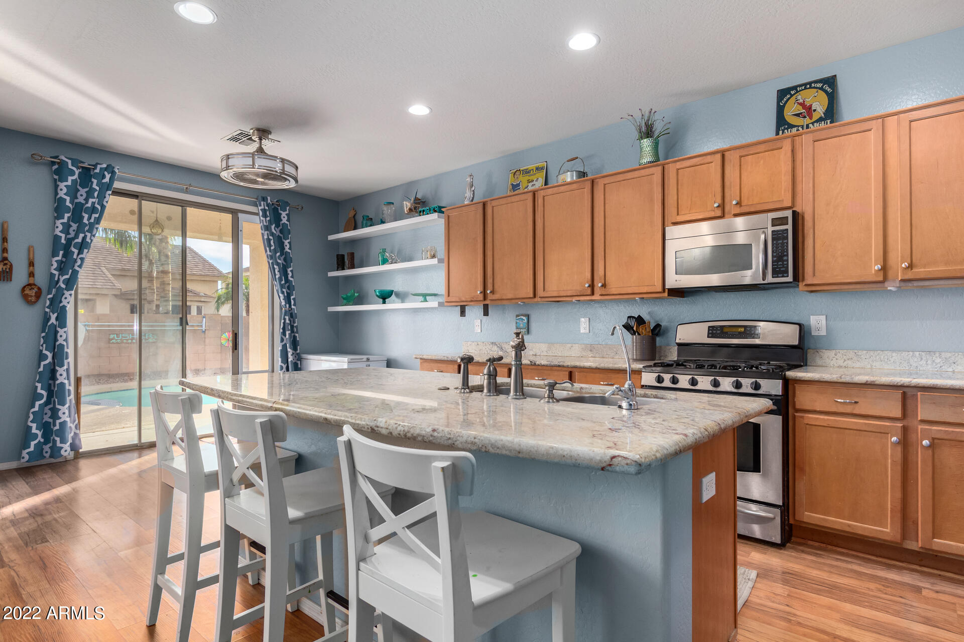 4313 E IVANHOE Street