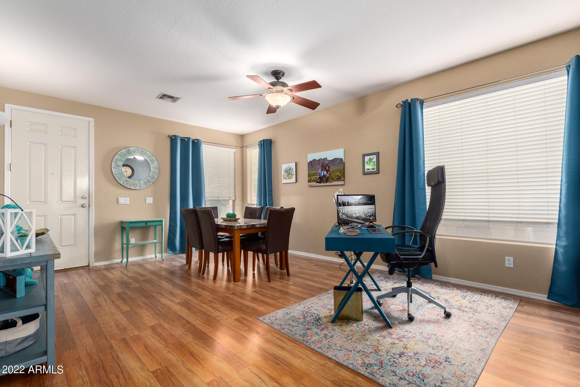 4313 E IVANHOE Street