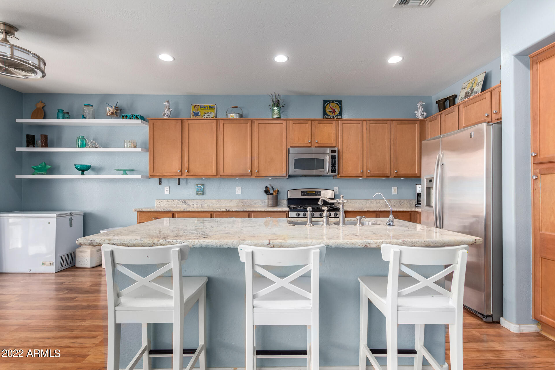 4313 E IVANHOE Street