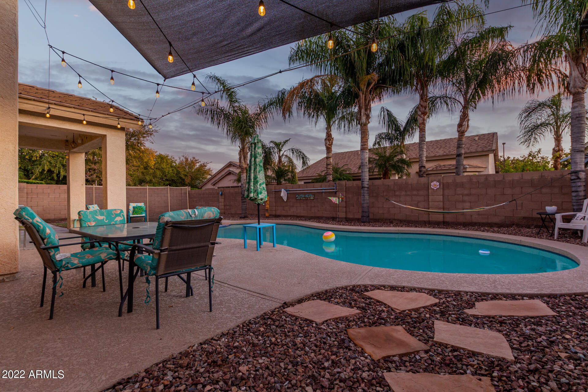 4313 E IVANHOE Street