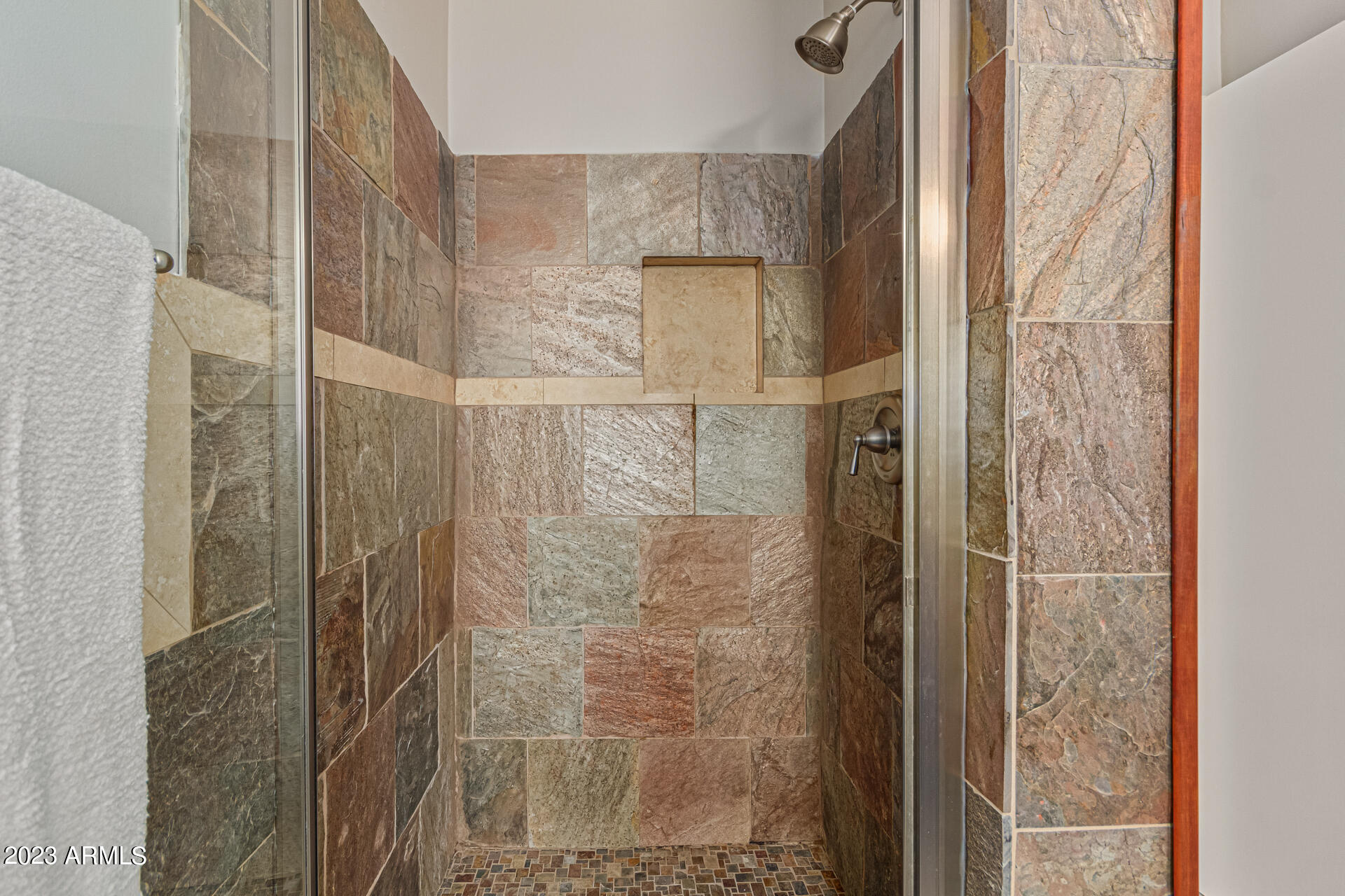 8753 E VIA TAZ NORTE --