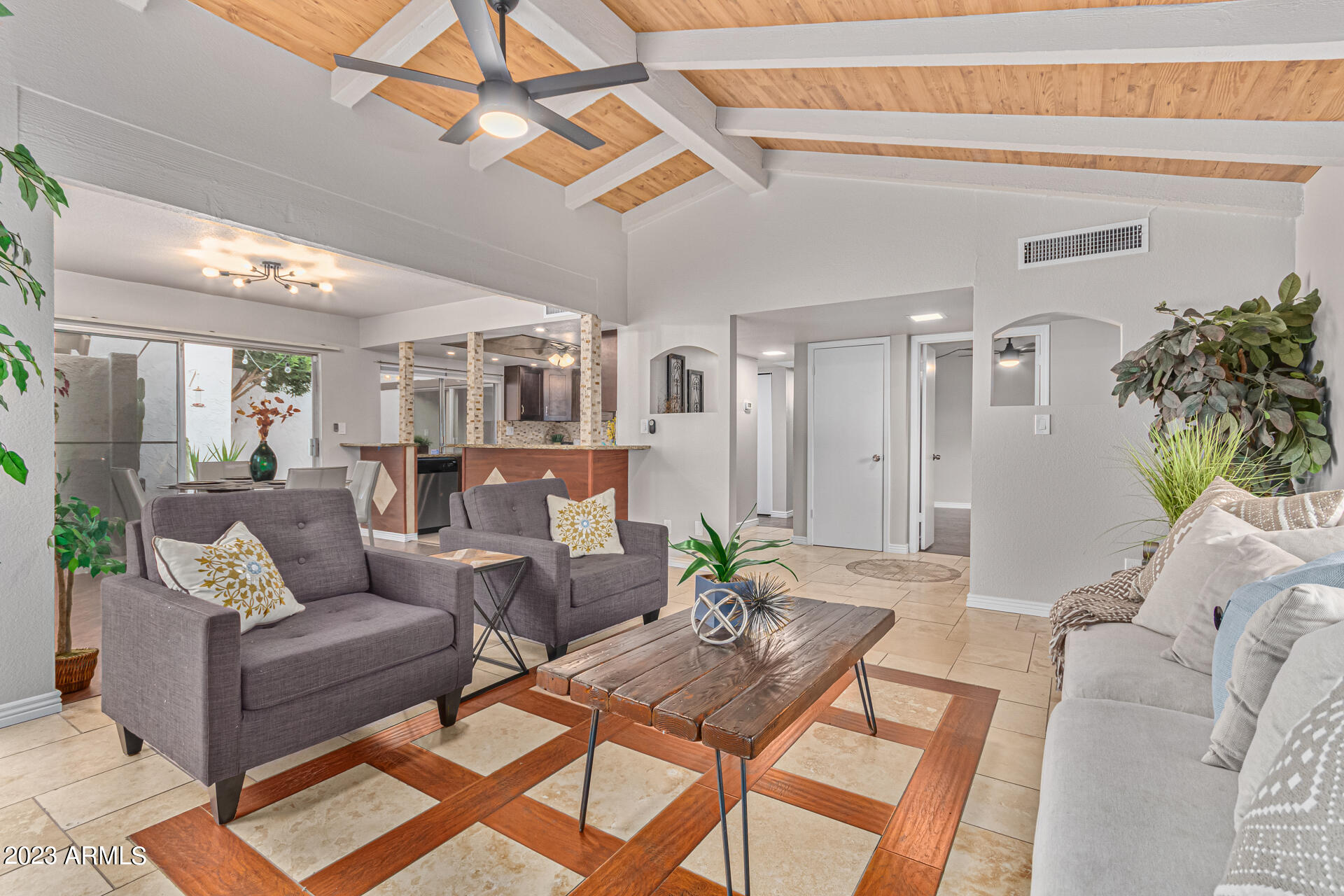 8753 E VIA TAZ NORTE --