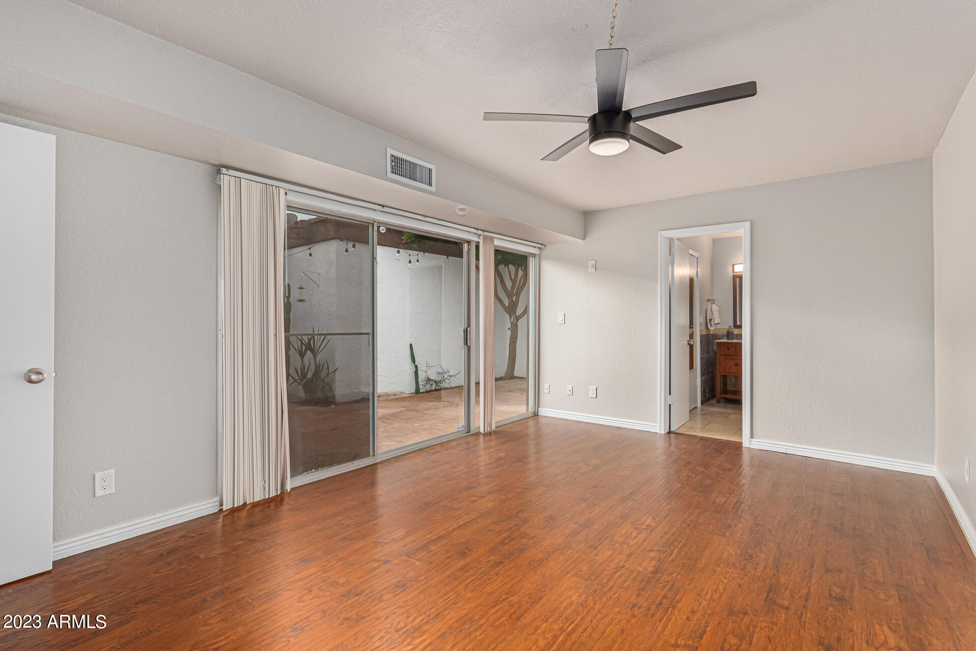 8753 E VIA TAZ NORTE --