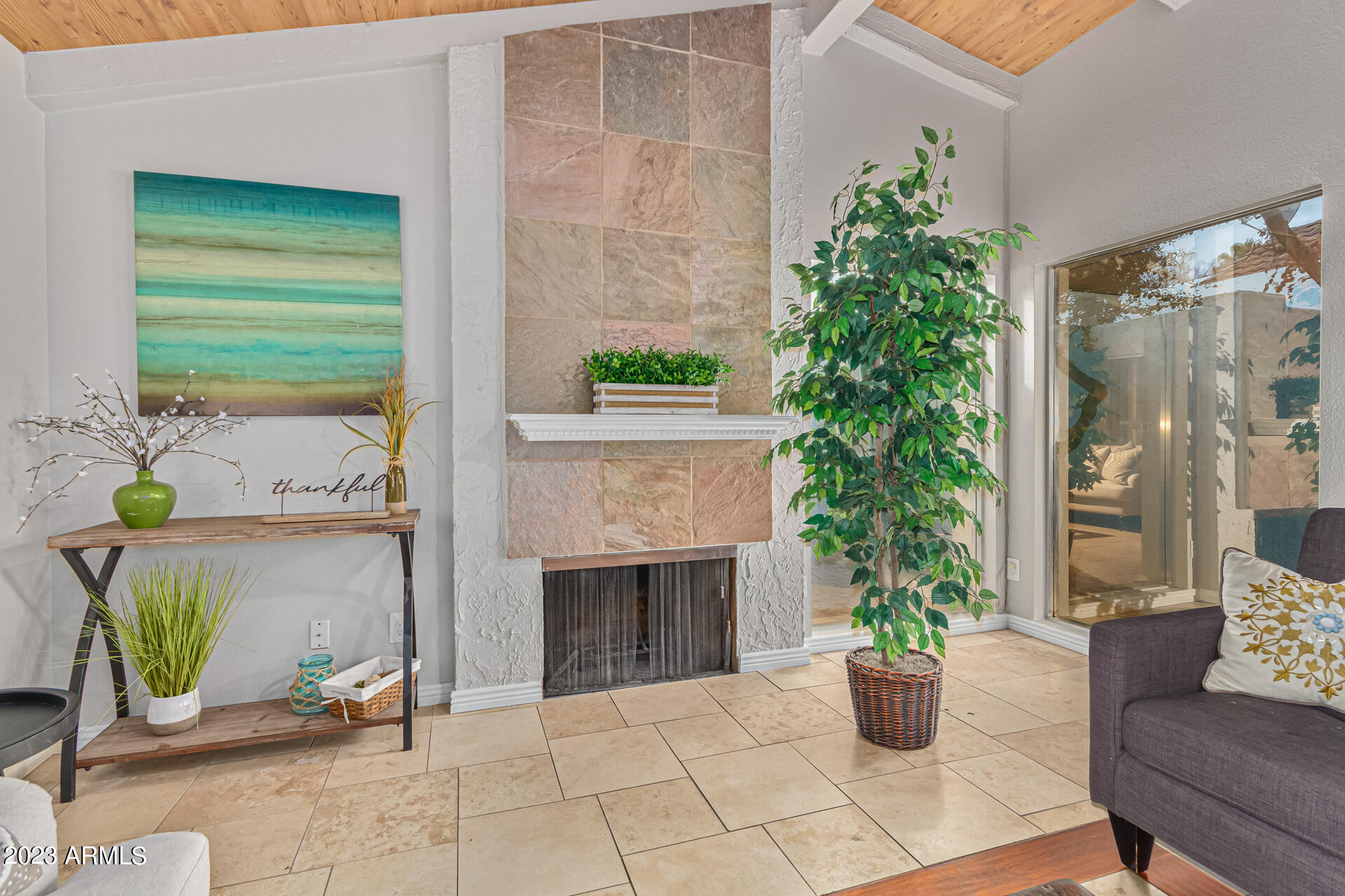 8753 E VIA TAZ NORTE --