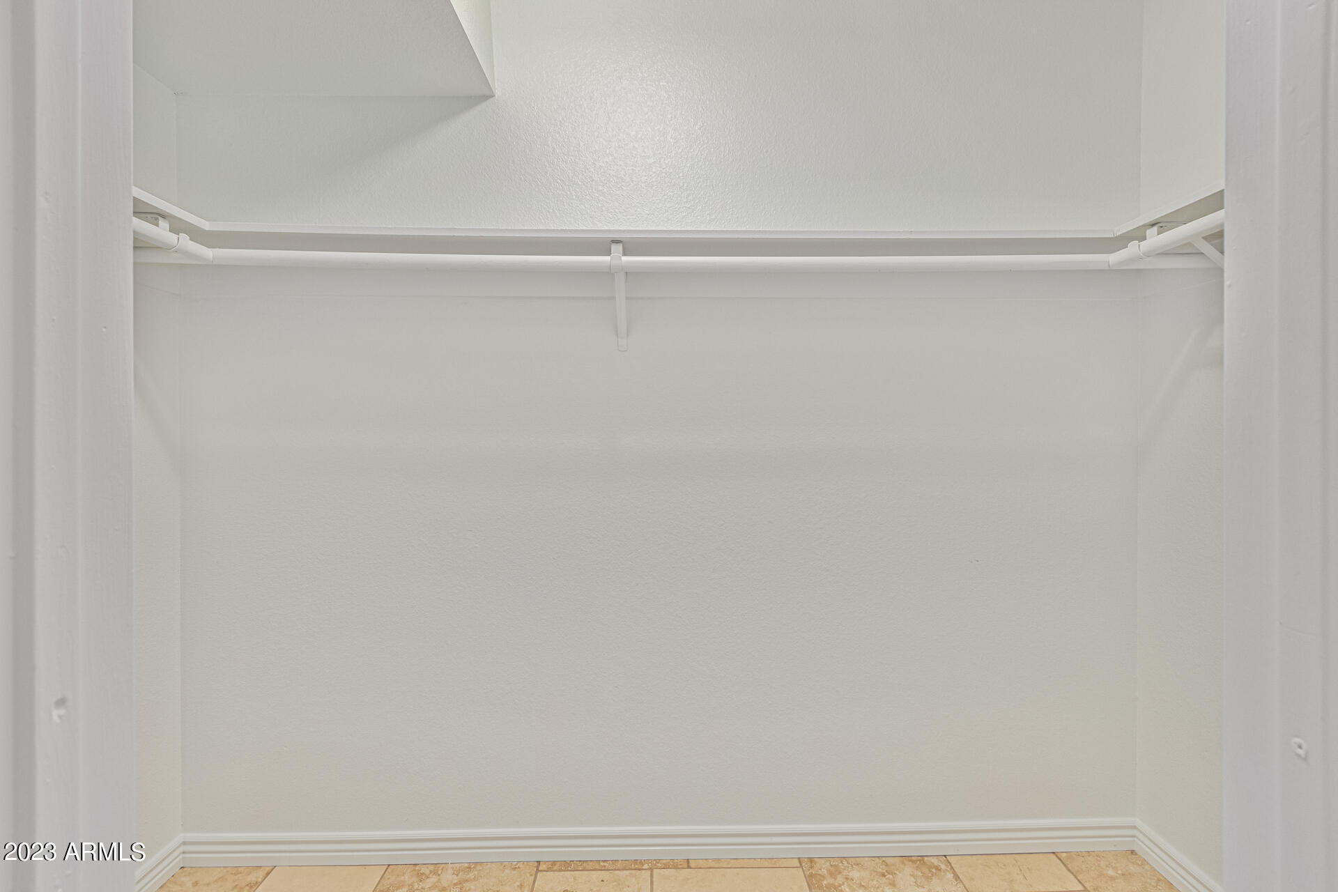 8753 E VIA TAZ NORTE --