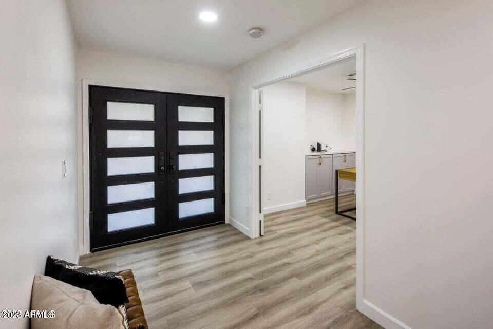 1715 W LAWRENCE Lane