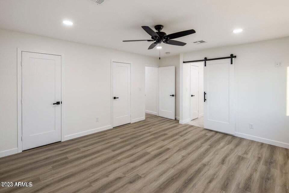 1715 W LAWRENCE Lane