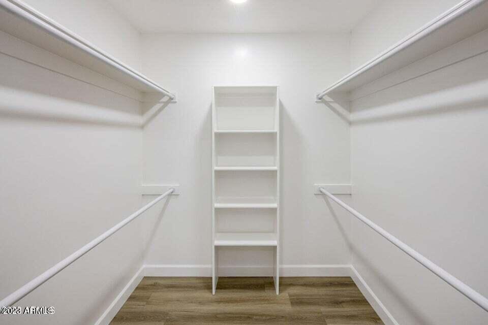 1715 W LAWRENCE Lane