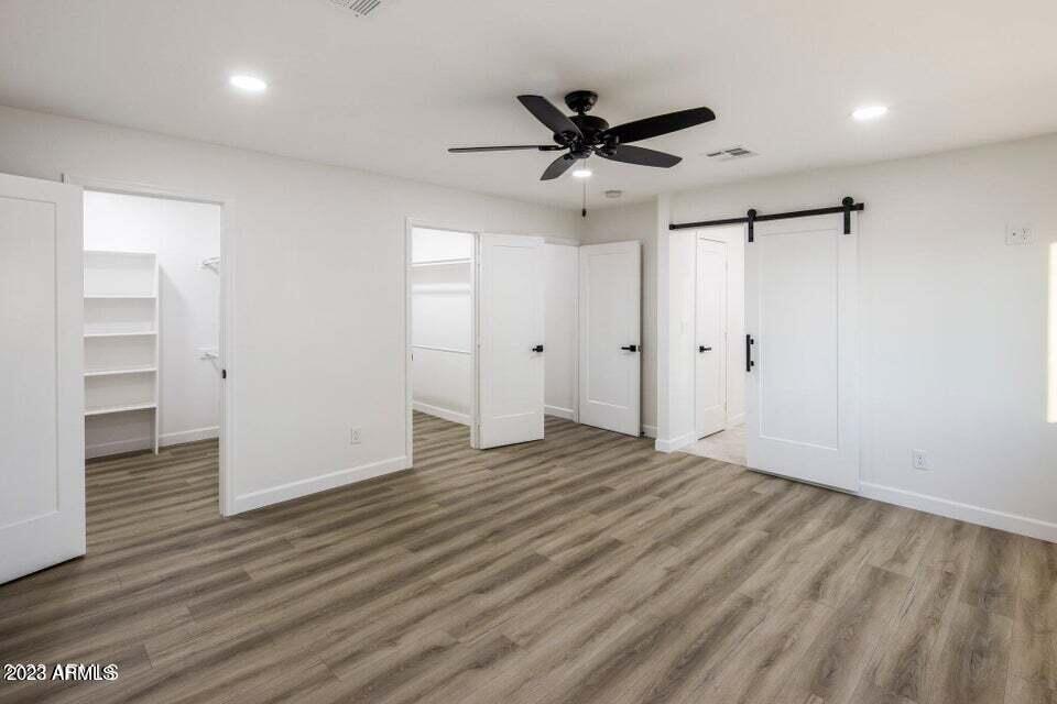 1715 W LAWRENCE Lane