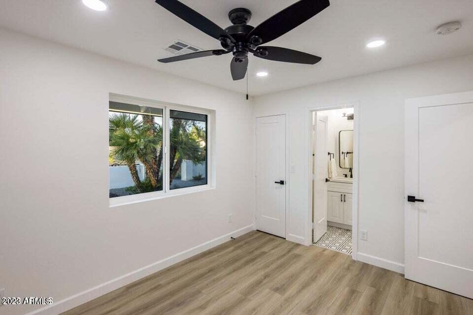 1715 W LAWRENCE Lane