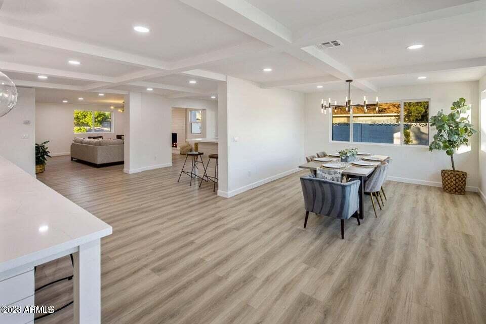 1715 W LAWRENCE Lane