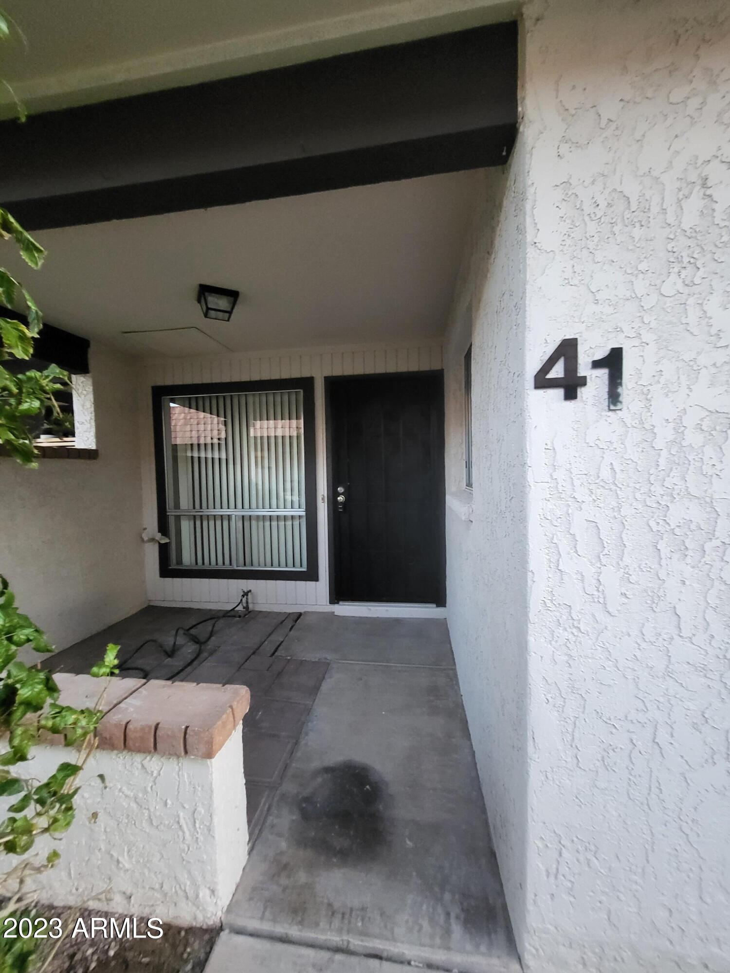 25 N Cottonwood Street, 41