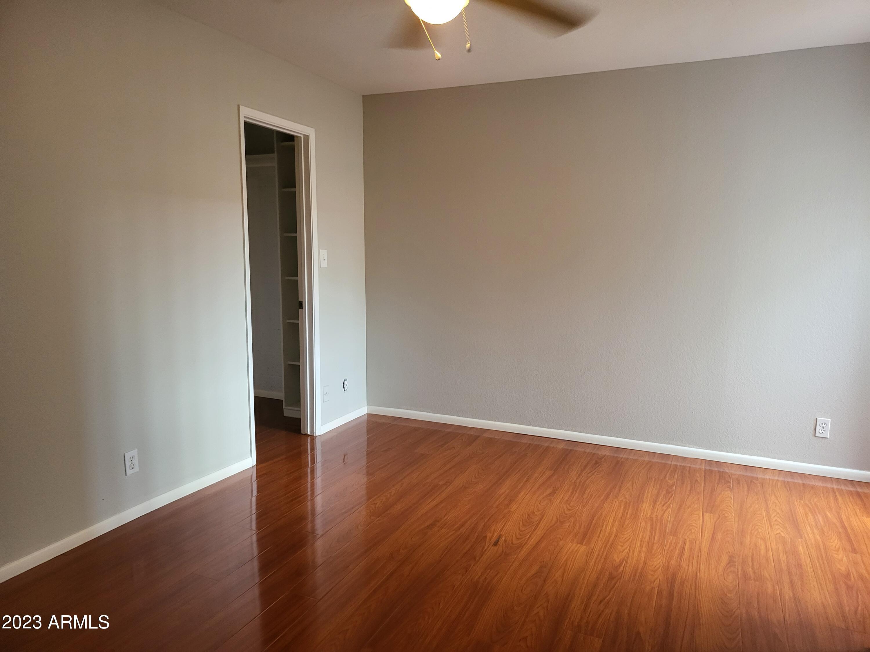 25 N Cottonwood Street, 41