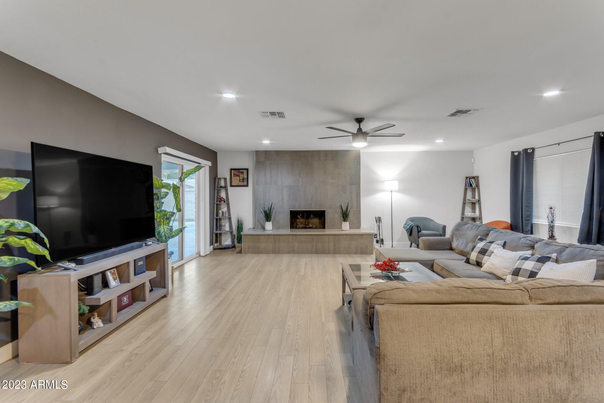 817 W GALVESTON Street