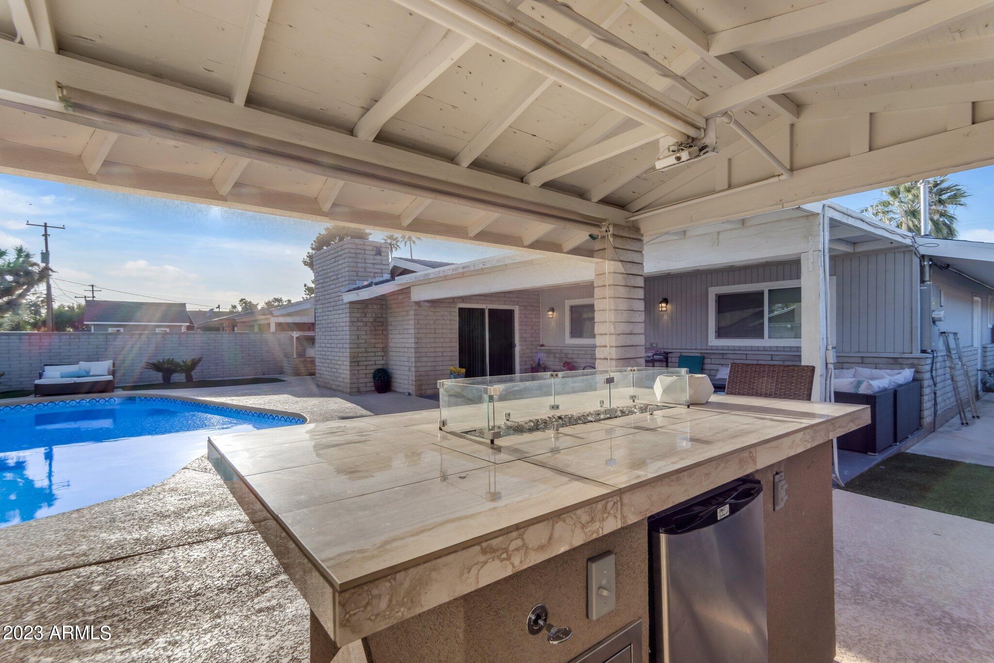 817 W GALVESTON Street