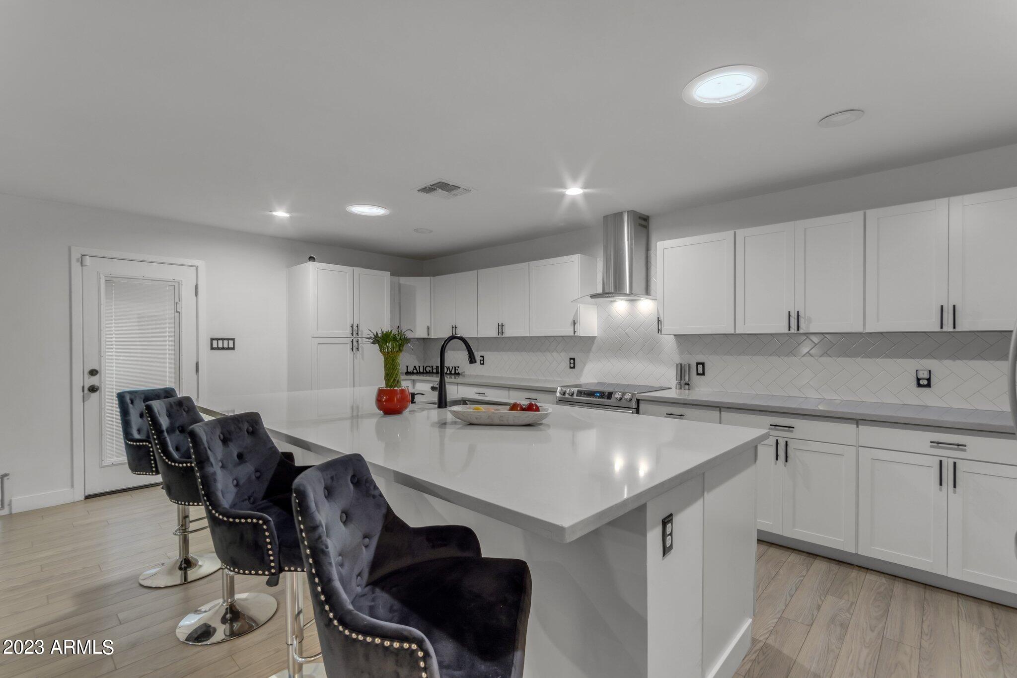 817 W GALVESTON Street