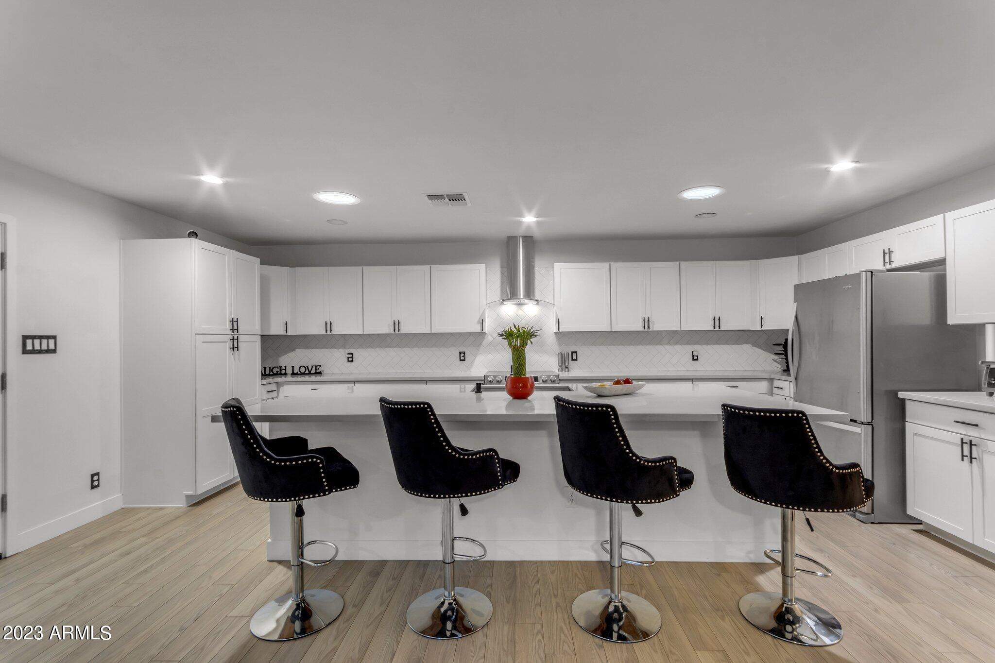 817 W GALVESTON Street