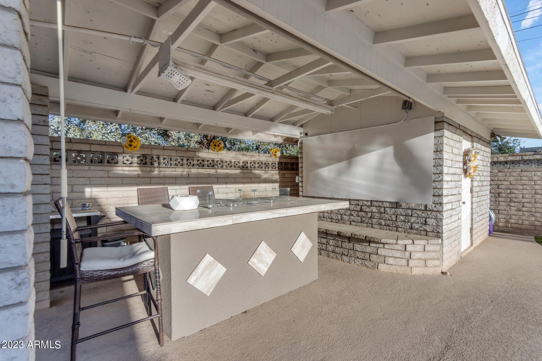 817 W GALVESTON Street