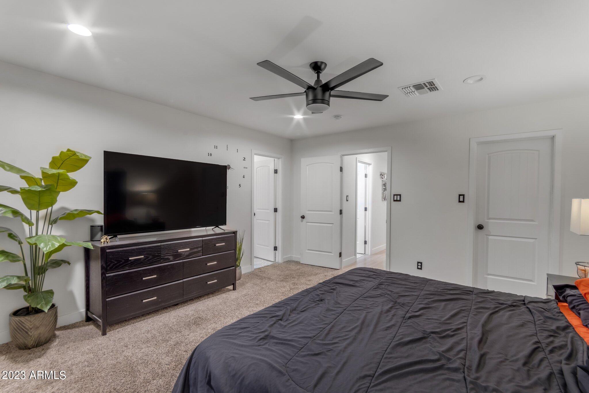 817 W GALVESTON Street