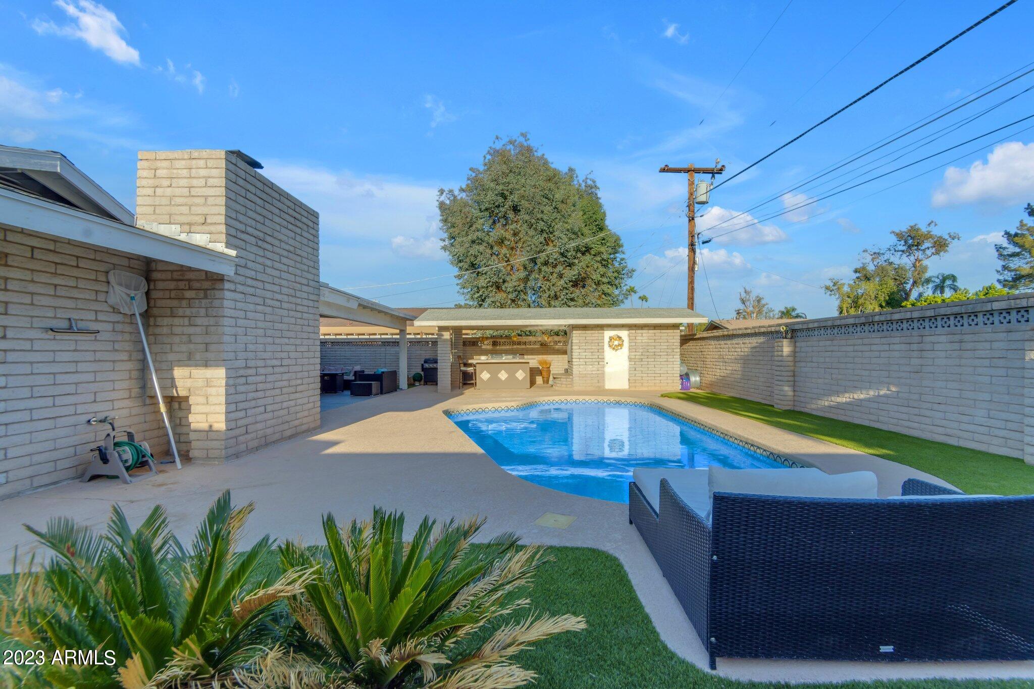 817 W GALVESTON Street