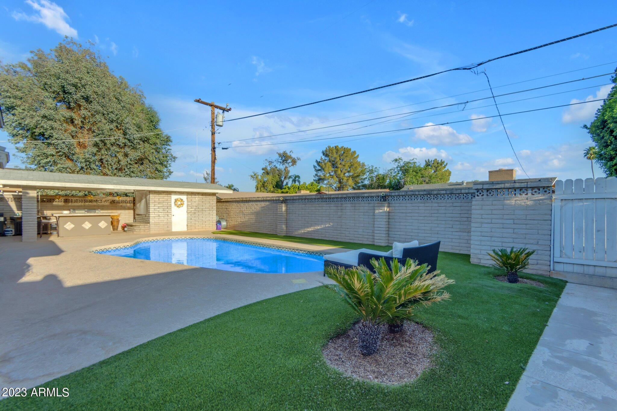 817 W GALVESTON Street