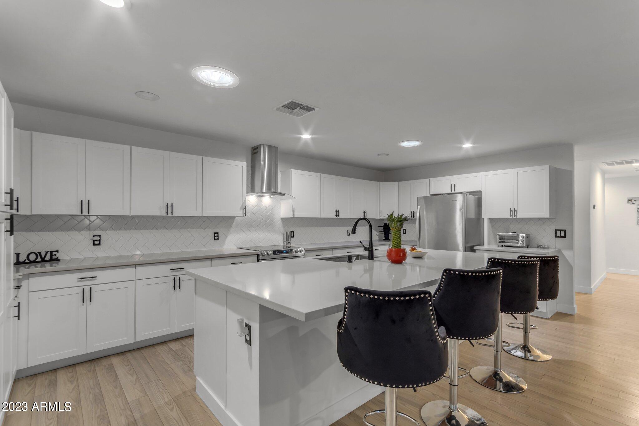 817 W GALVESTON Street