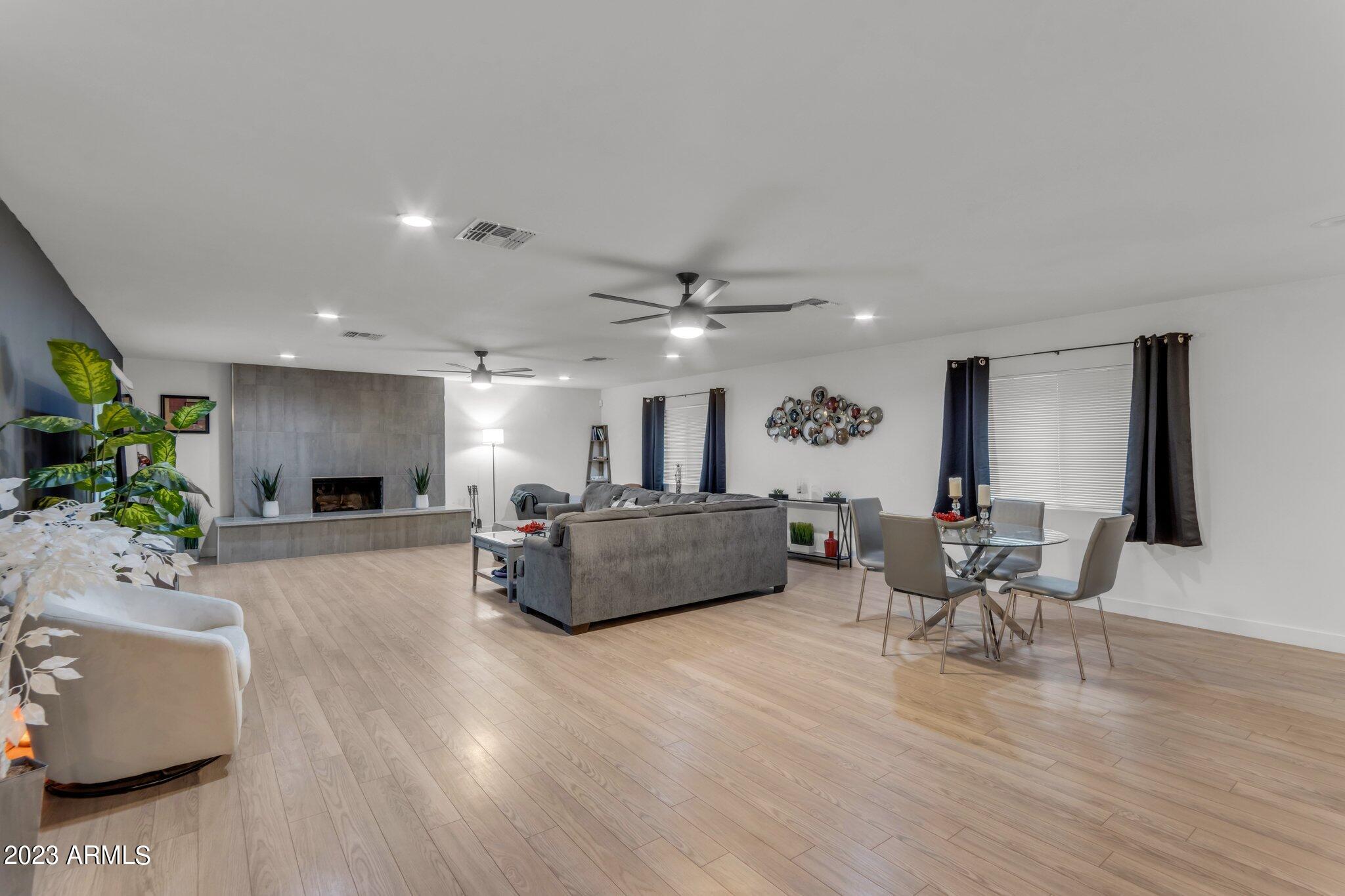 817 W GALVESTON Street