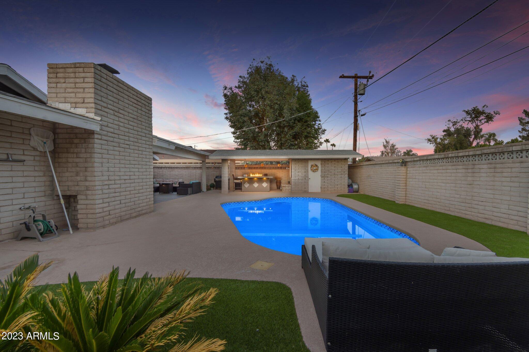 817 W GALVESTON Street