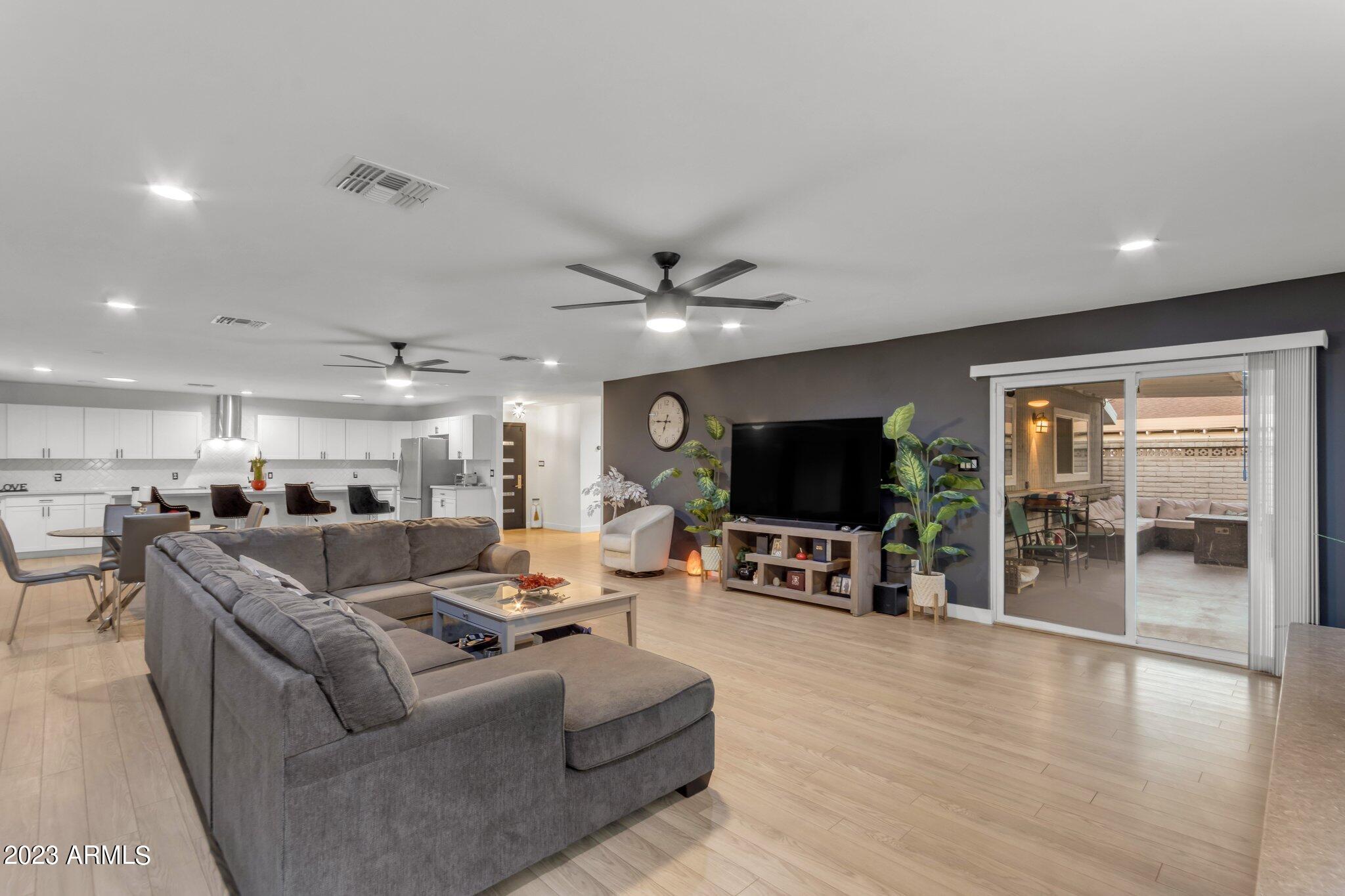 817 W GALVESTON Street