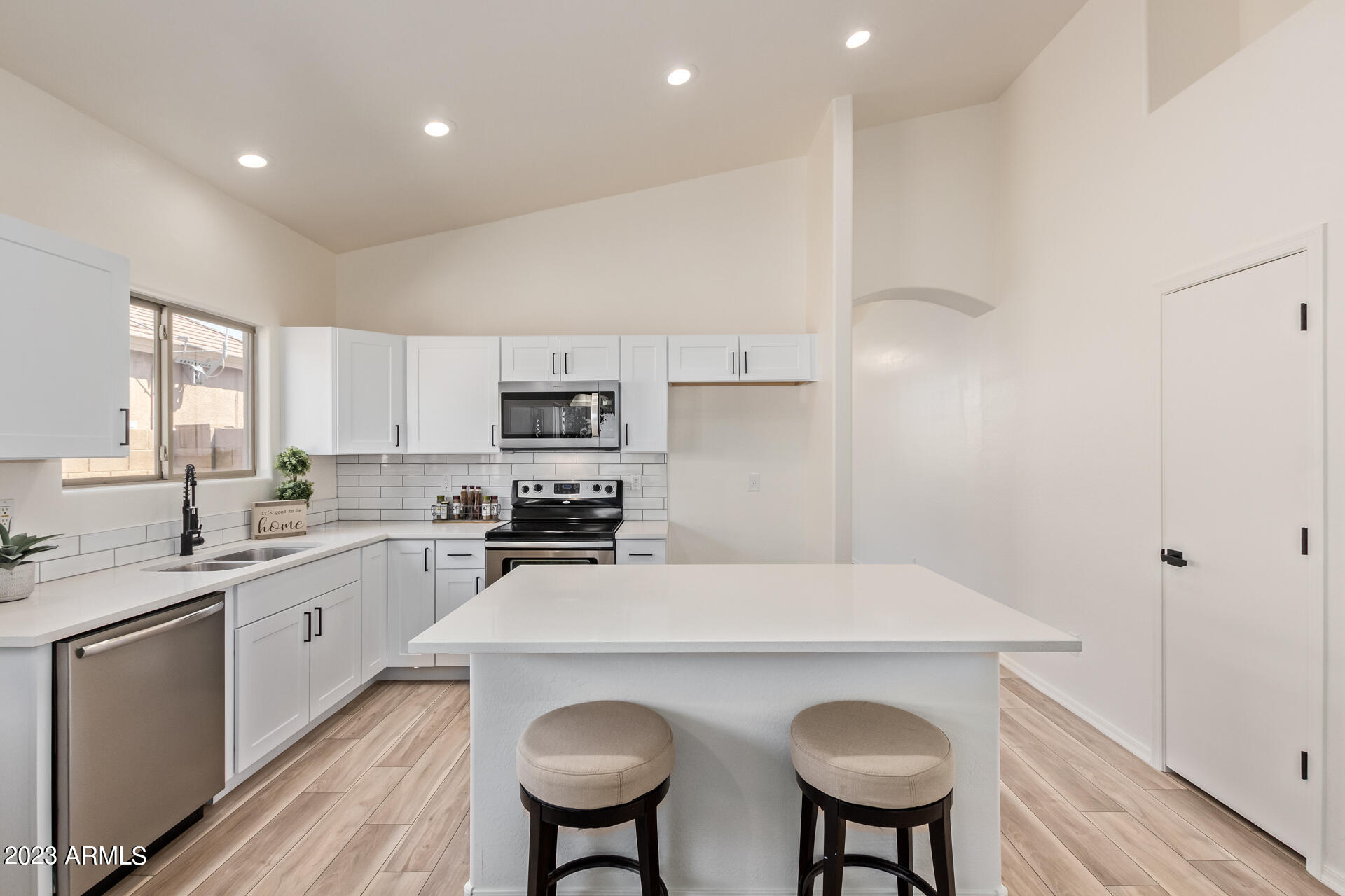 1786 E CHAPARRAL Drive