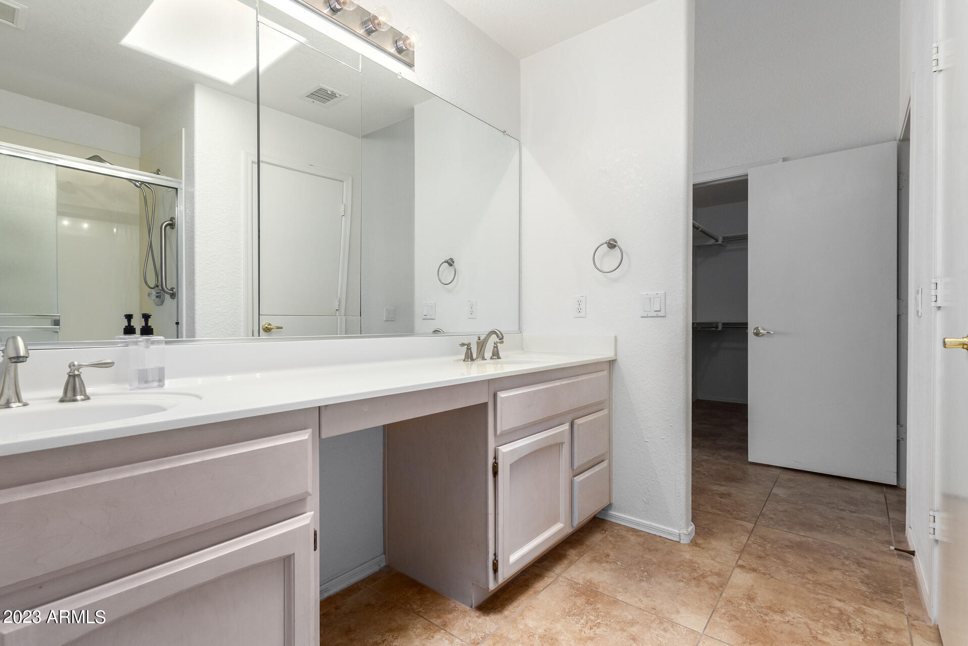 9007 E DIAMOND Drive