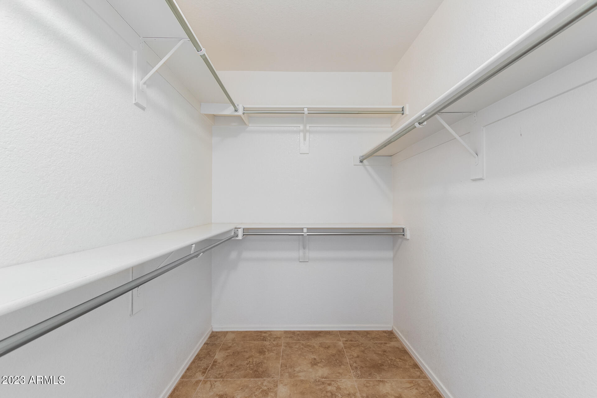 9007 E DIAMOND Drive