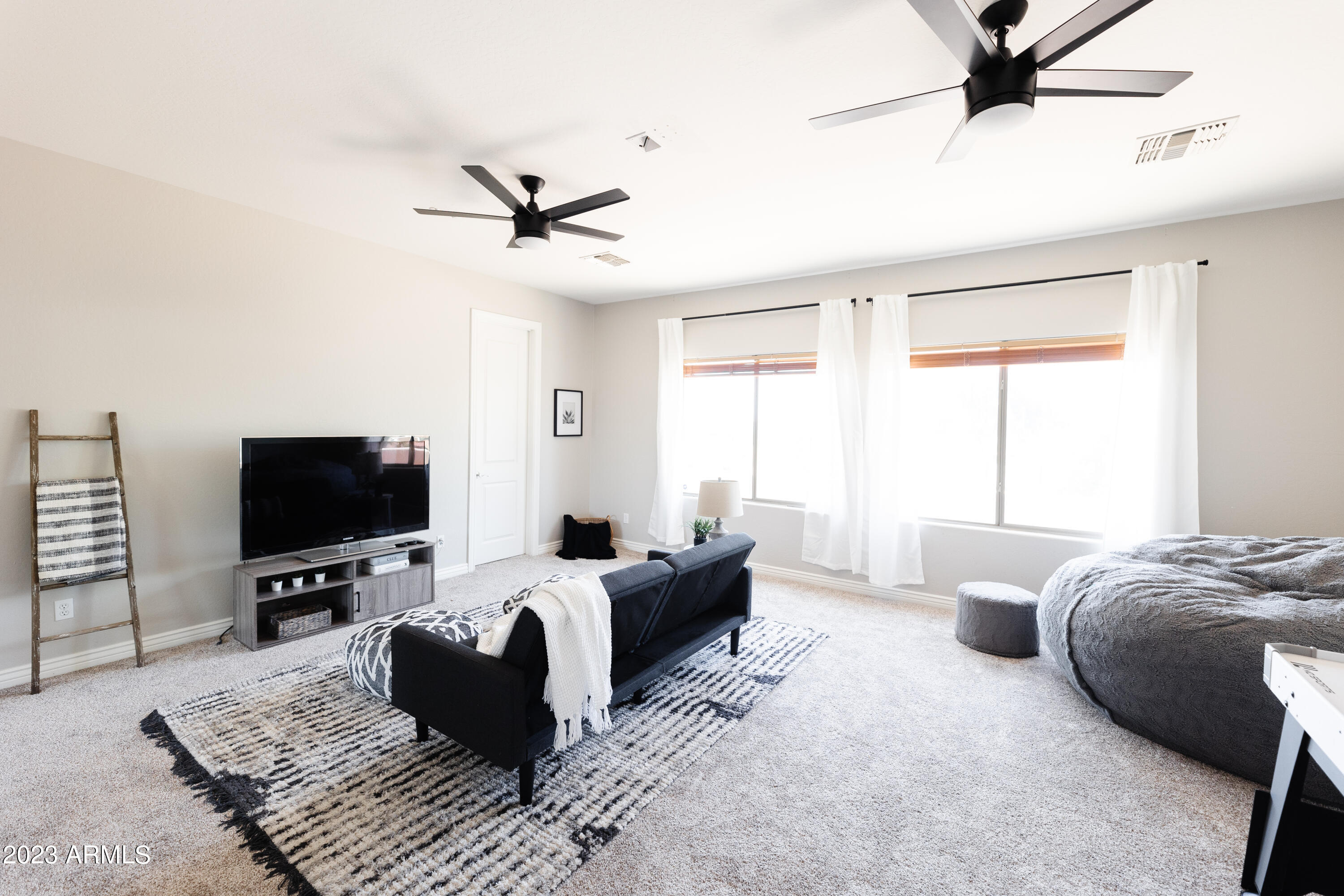 11518 E CHESTNUT Court