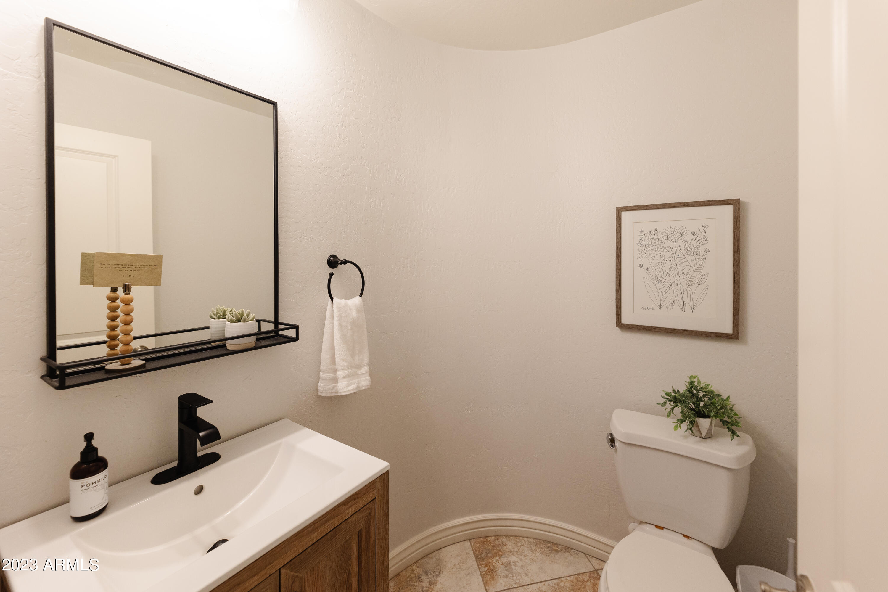 11518 E CHESTNUT Court