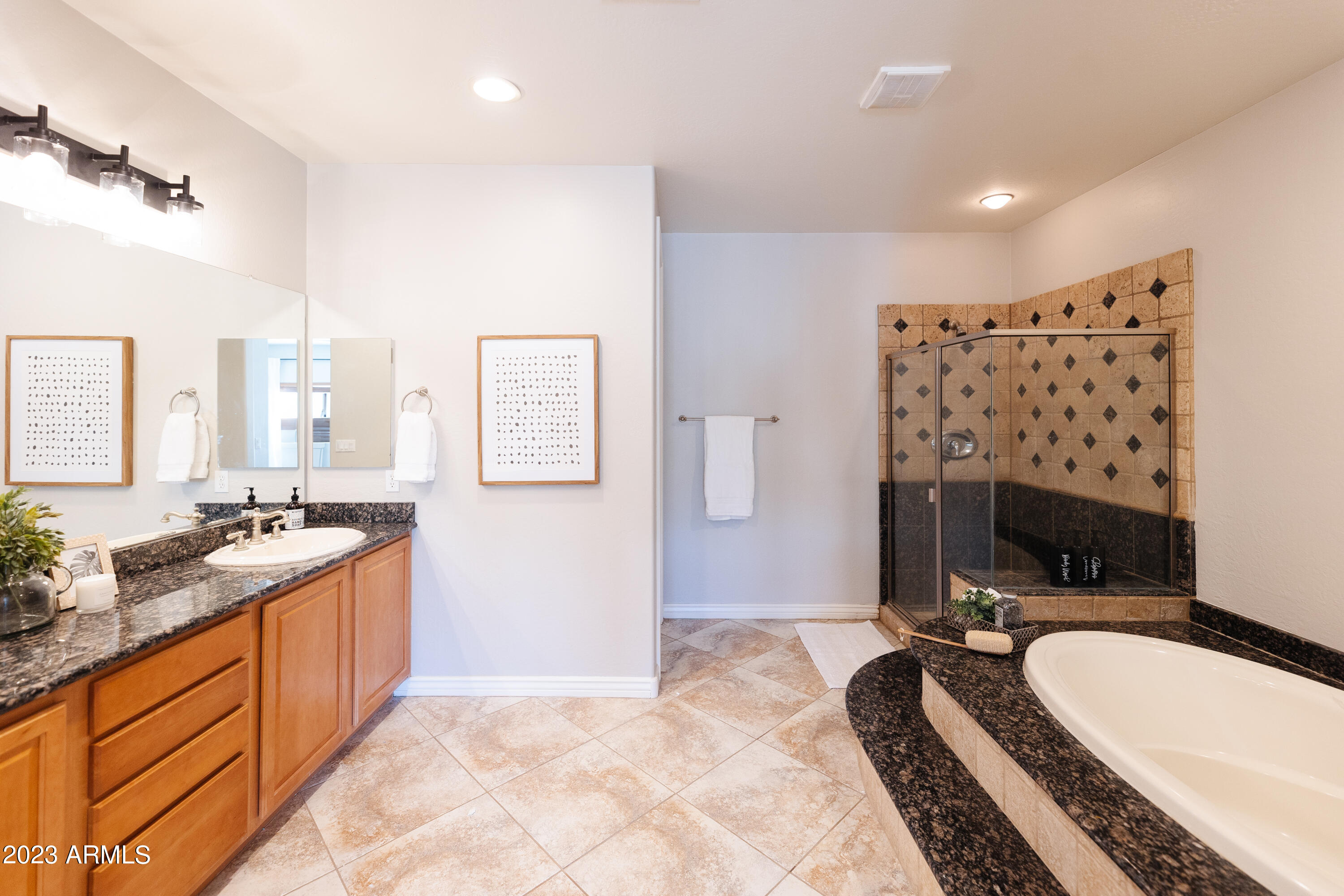 11518 E CHESTNUT Court