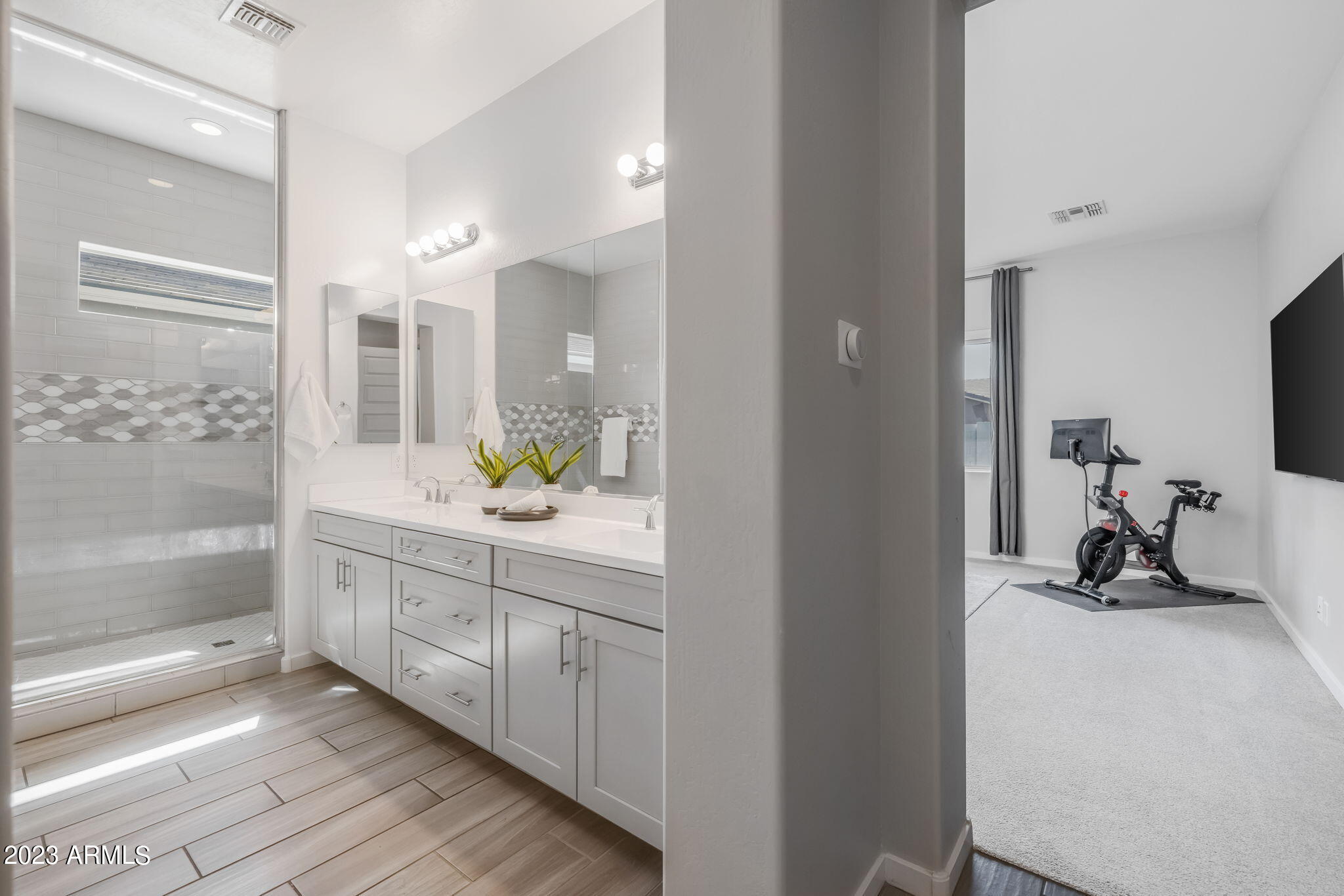 10238 E AMPERE Avenue