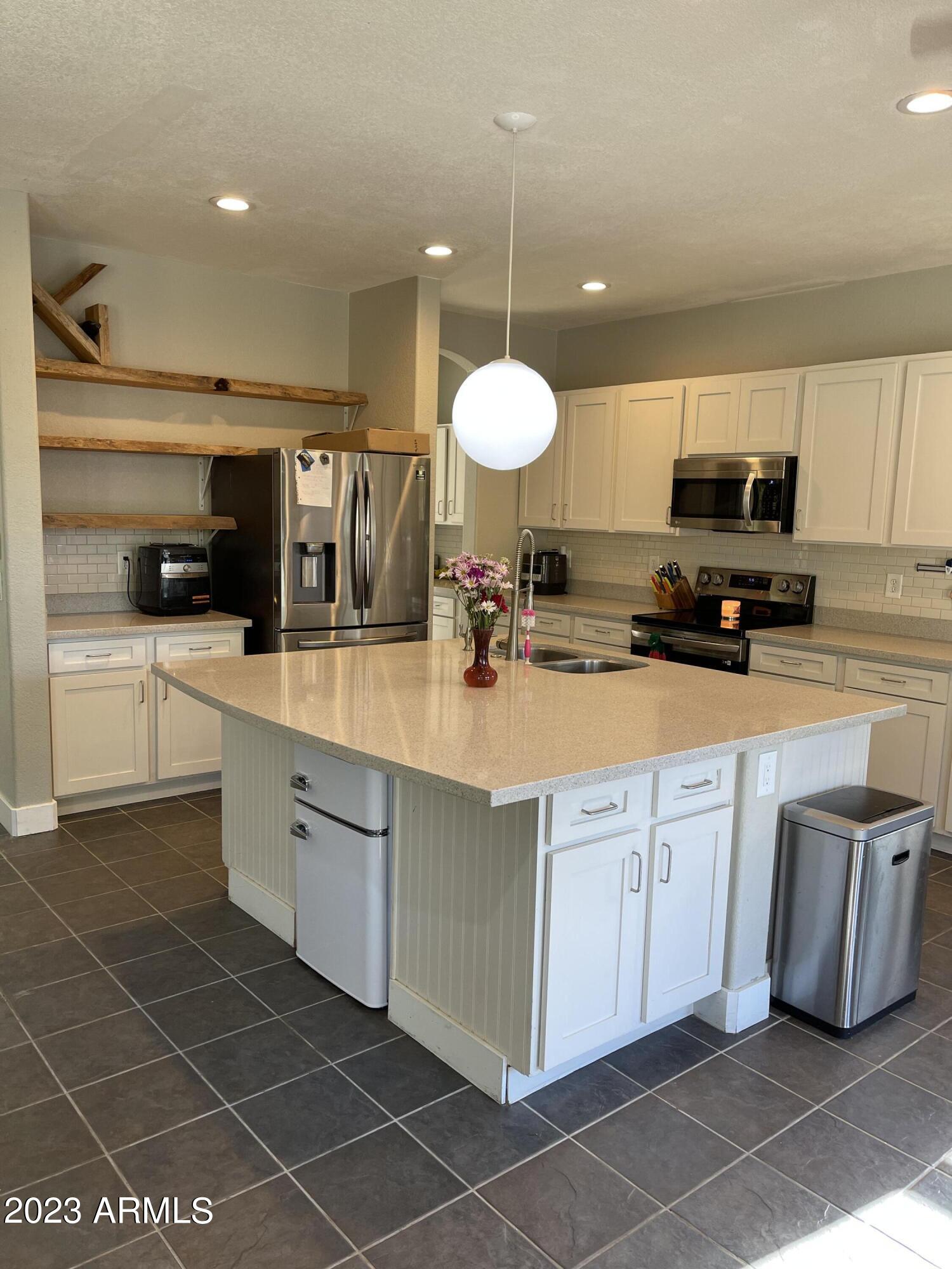 2140 W MALDONADO Road