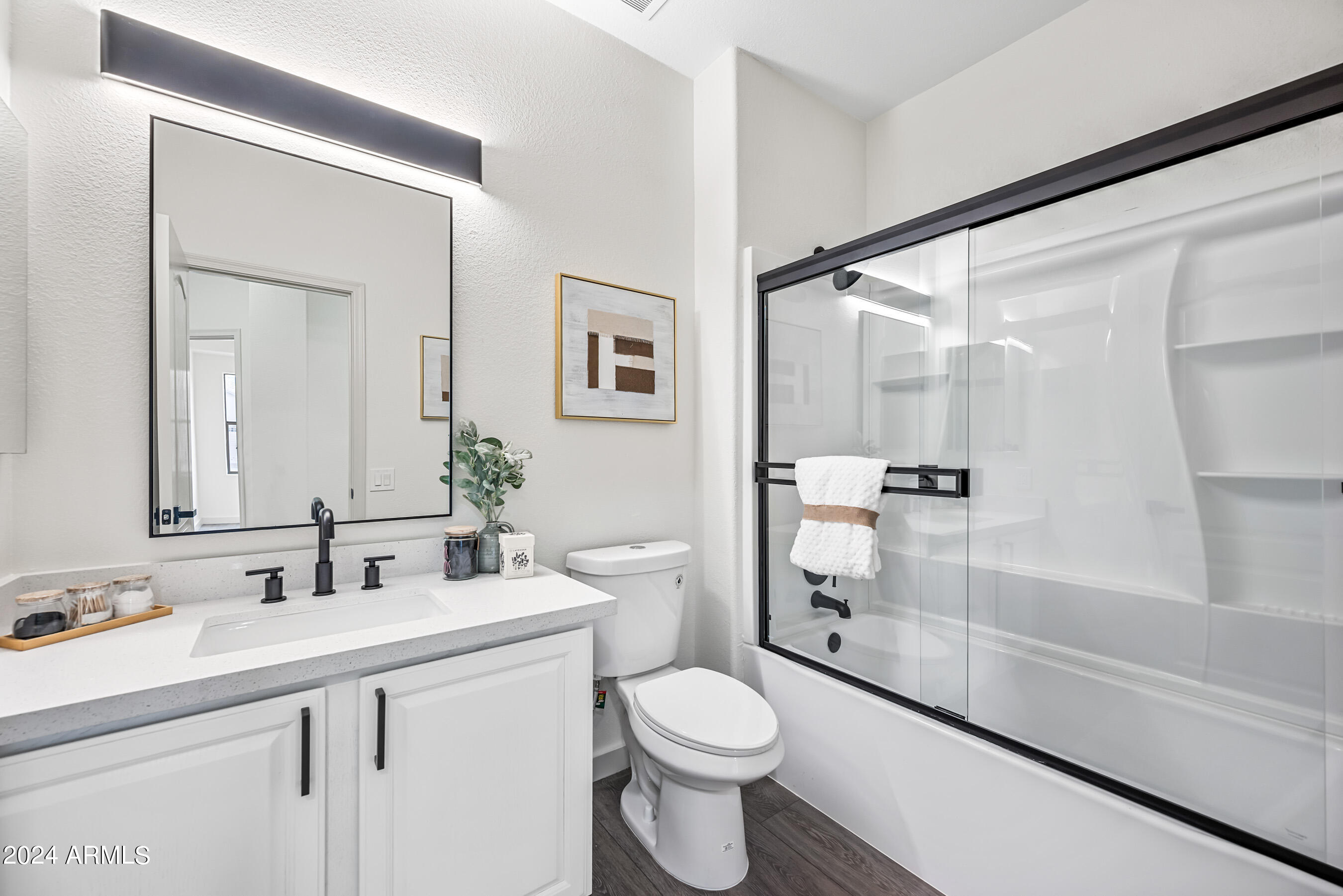 844 W BEECHNUT Drive