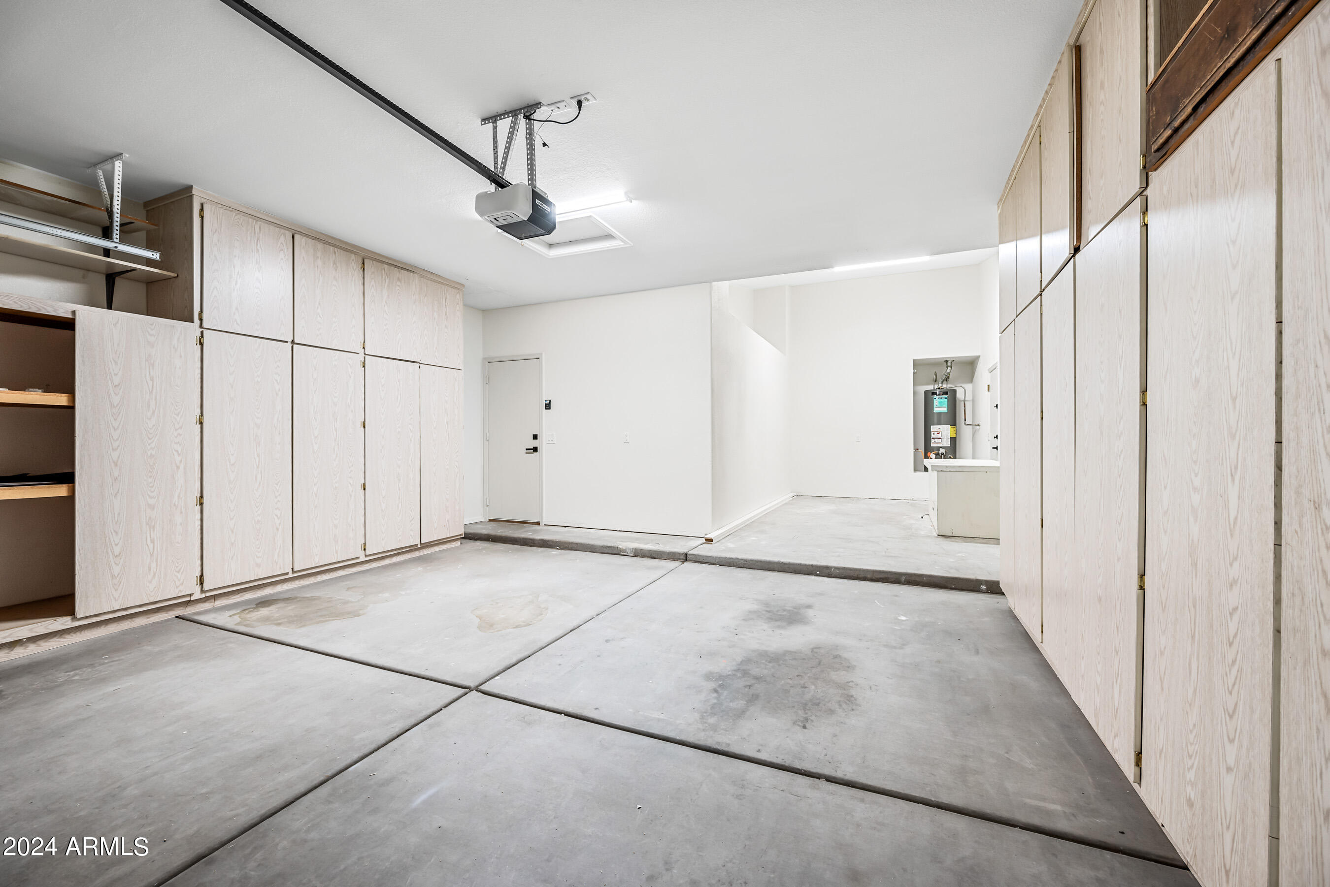 844 W BEECHNUT Drive