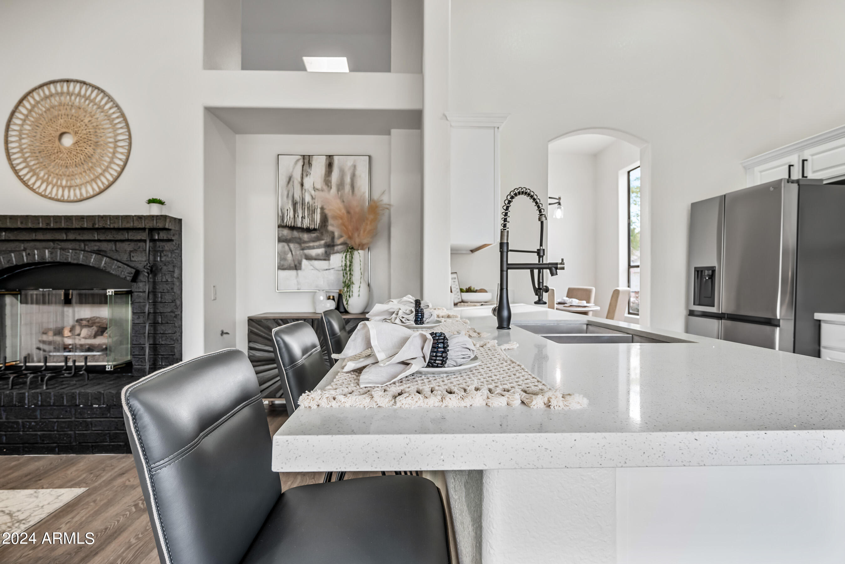 844 W BEECHNUT Drive