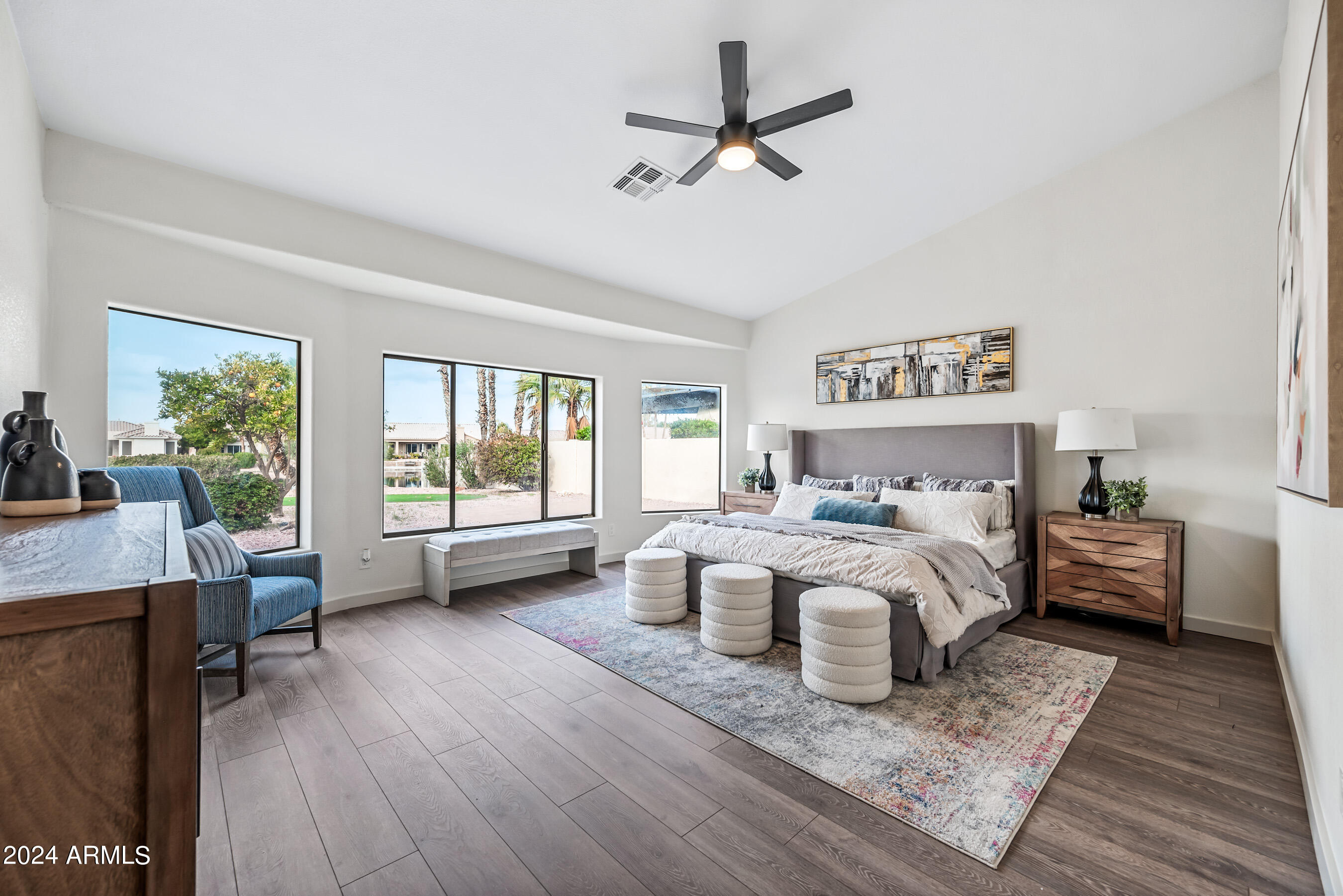 844 W BEECHNUT Drive