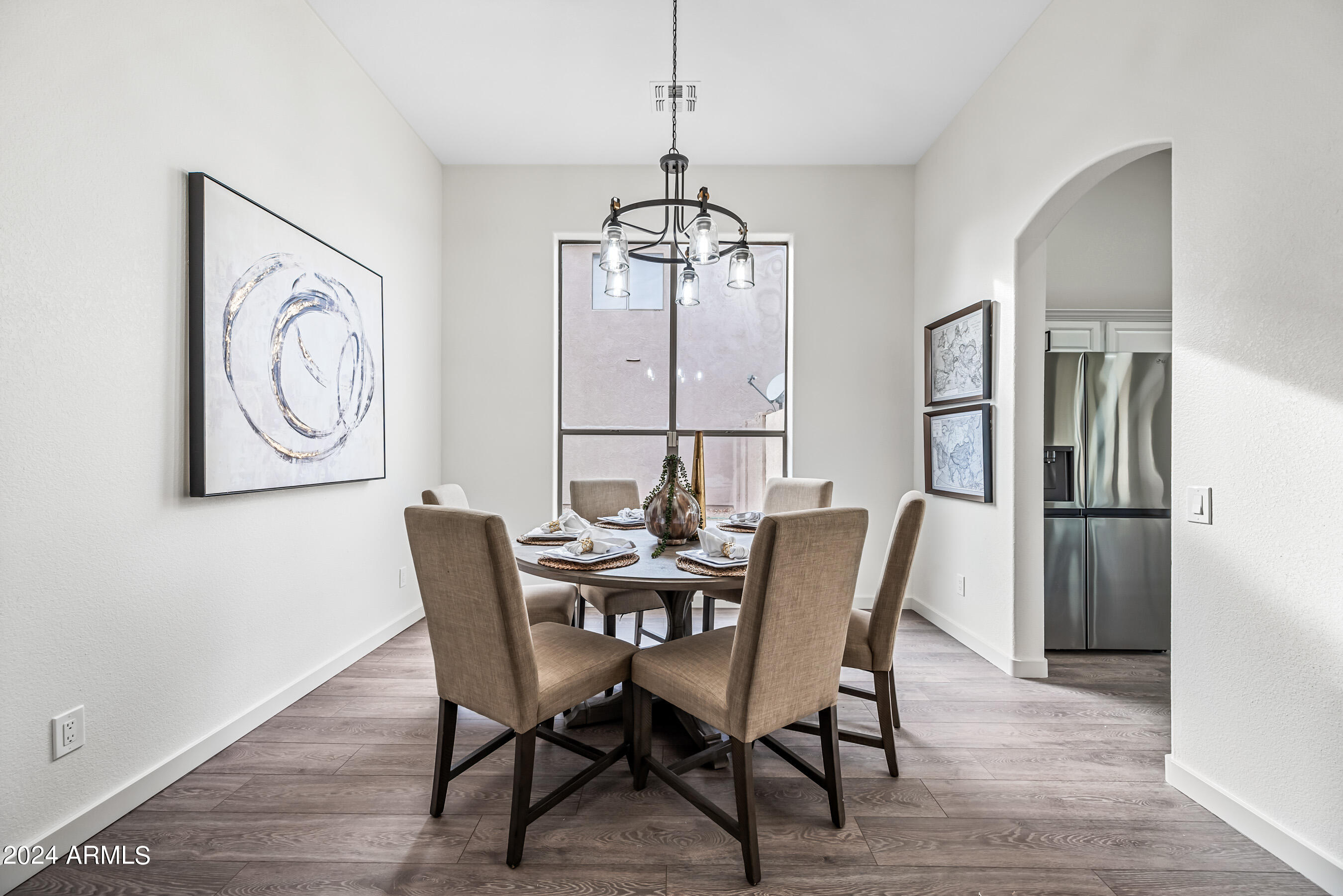 844 W BEECHNUT Drive