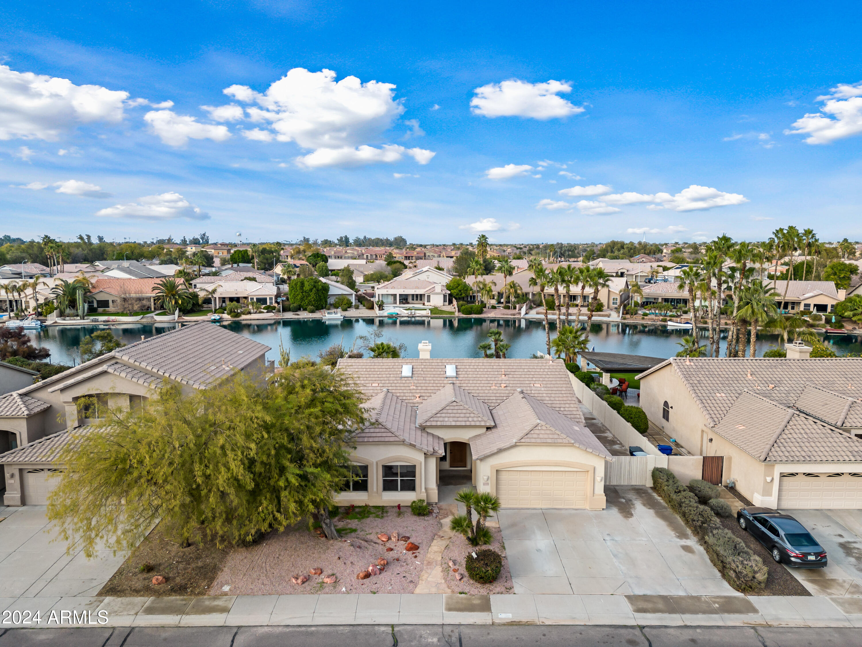 844 W BEECHNUT Drive