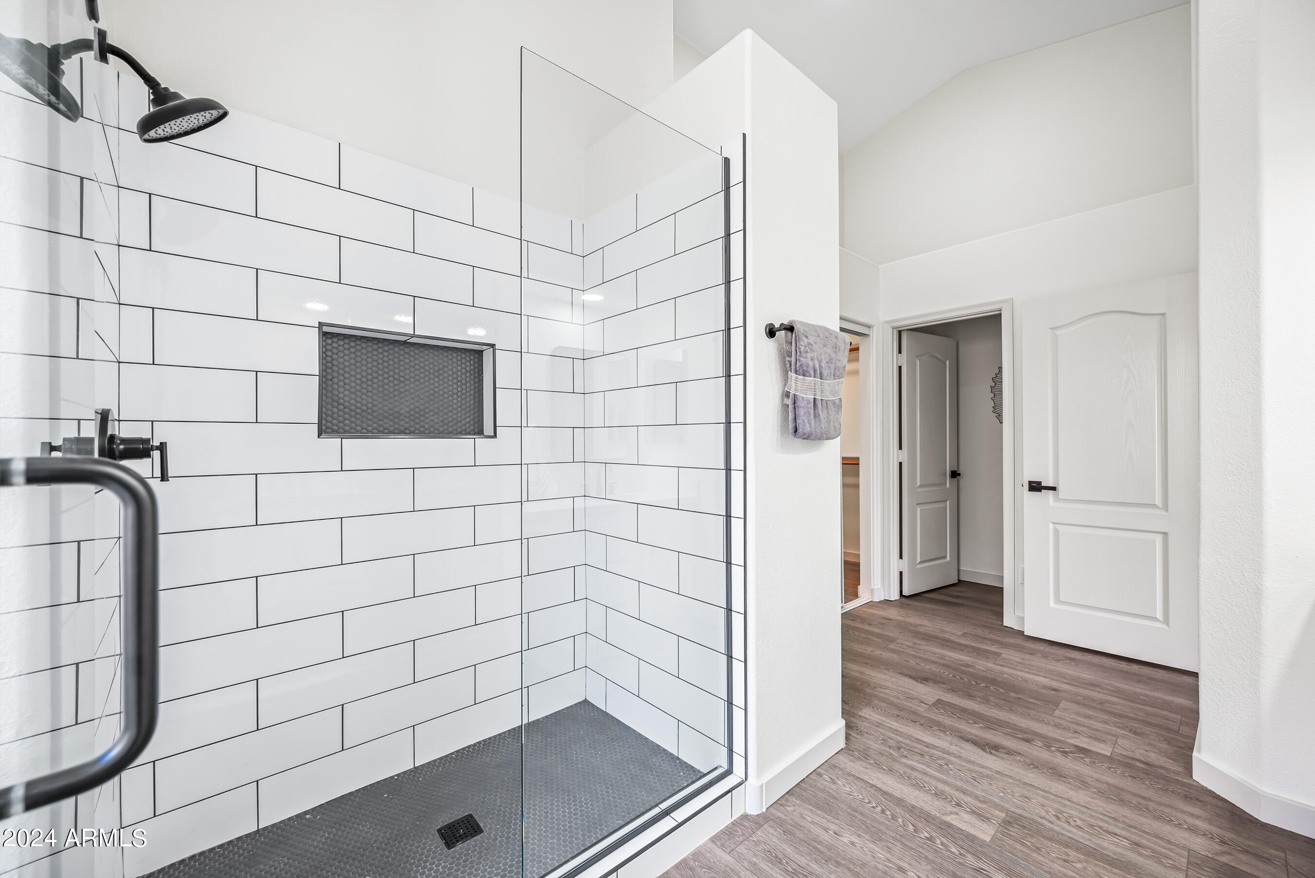 844 W BEECHNUT Drive